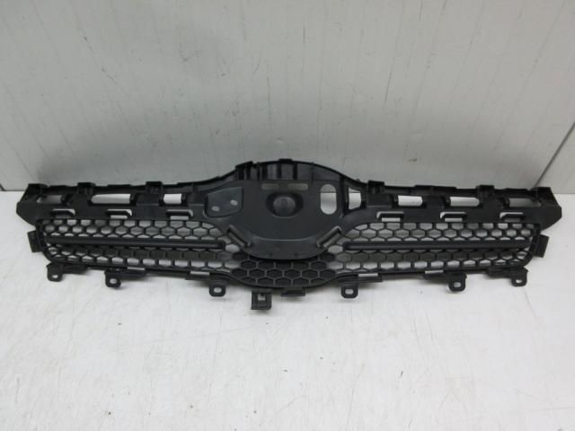 bontott TOYOTA COROLLA VERSO Hűtőrács