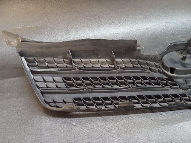 bontott TOYOTA COROLLA VERSO Hűtőrács