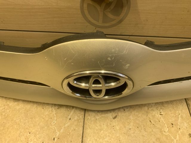 bontott TOYOTA COROLLA VERSO Hűtőrács