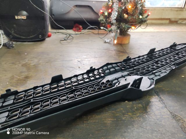 bontott TOYOTA COROLLA VERSO Hűtőrács