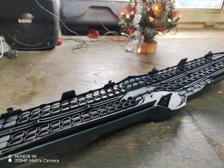 bontott TOYOTA COROLLA VERSO Hűtőrács