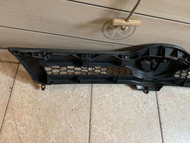 bontott TOYOTA COROLLA VERSO Hűtőrács