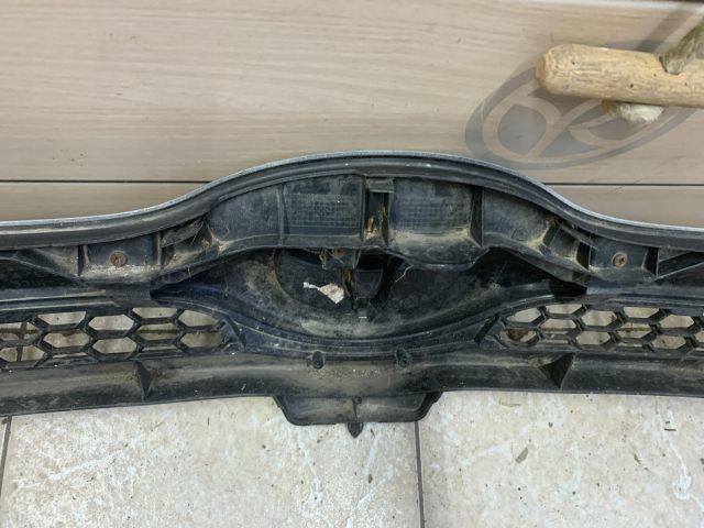 bontott TOYOTA COROLLA VERSO Hűtőrács