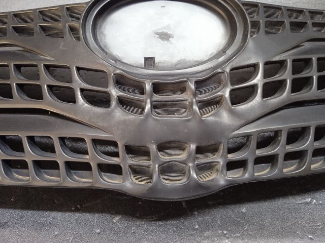 bontott TOYOTA COROLLA VERSO Hűtőrács