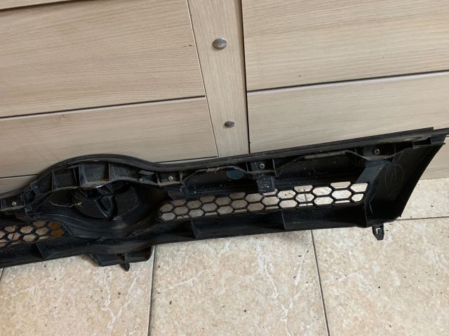 bontott TOYOTA COROLLA VERSO Hűtőrács