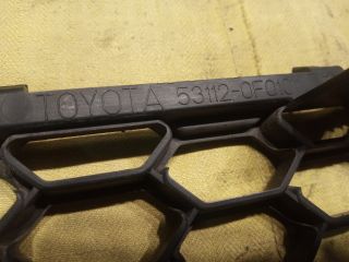 bontott TOYOTA COROLLA VERSO Hűtőrács