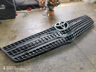 bontott TOYOTA COROLLA VERSO Hűtőrács
