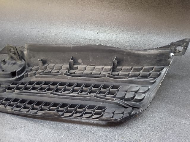 bontott TOYOTA COROLLA VERSO Hűtőrács