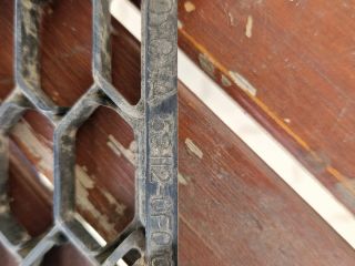 bontott TOYOTA COROLLA VERSO Hűtőrács