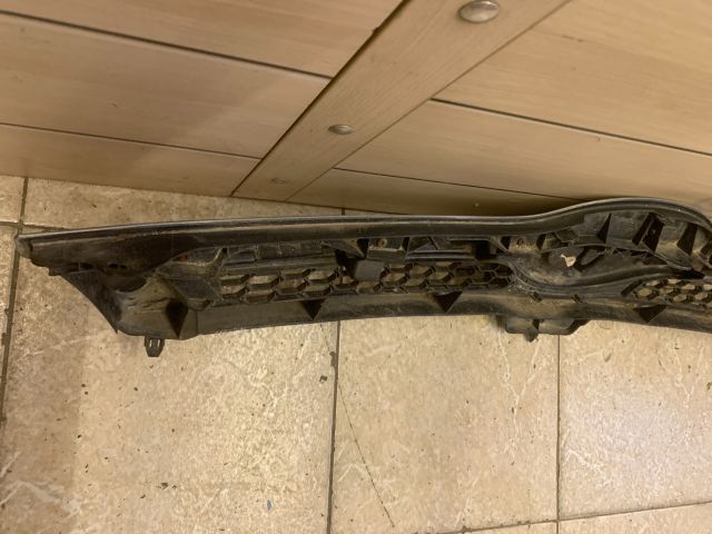 bontott TOYOTA COROLLA VERSO Hűtőrács