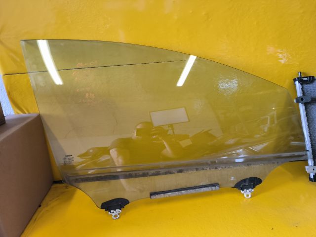 bontott TOYOTA COROLLA VERSO Jobb első Ablak