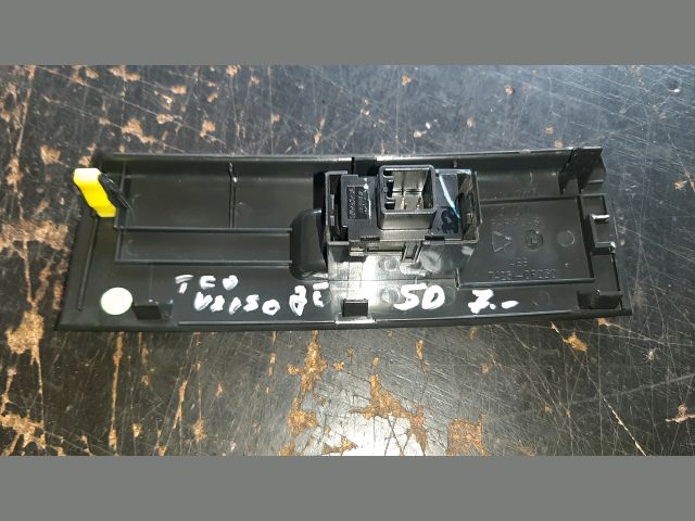 bontott TOYOTA COROLLA VERSO Jobb első Ablakemelő Kapcsoló