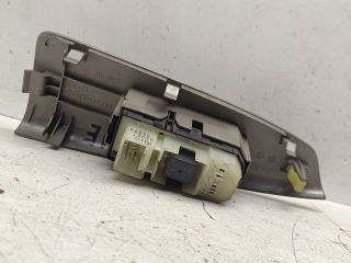 bontott TOYOTA COROLLA VERSO Jobb első Ablakemelő Kapcsoló