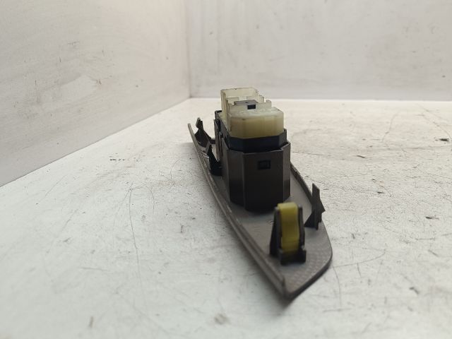 bontott TOYOTA COROLLA VERSO Jobb első Ablakemelő Kapcsoló