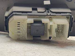 bontott TOYOTA COROLLA VERSO Jobb első Ablakemelő Kapcsoló