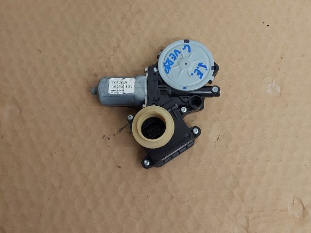 bontott TOYOTA COROLLA VERSO Jobb első Ablakemelő Motor