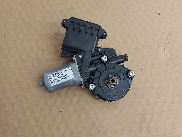 bontott TOYOTA COROLLA VERSO Jobb első Ablakemelő Motor