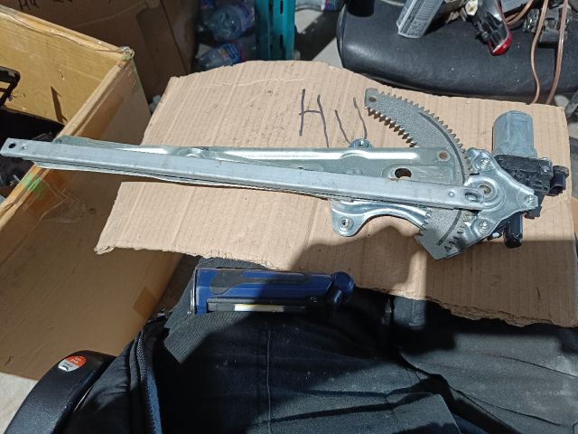 bontott TOYOTA COROLLA VERSO Jobb első Ablakemelő Szerkezet (Elektromos)