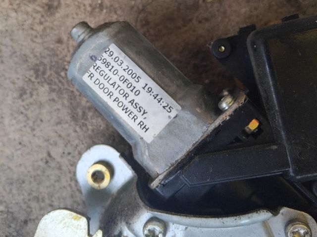 bontott TOYOTA COROLLA VERSO Jobb első Ablakemelő Szerkezet (Elektromos)