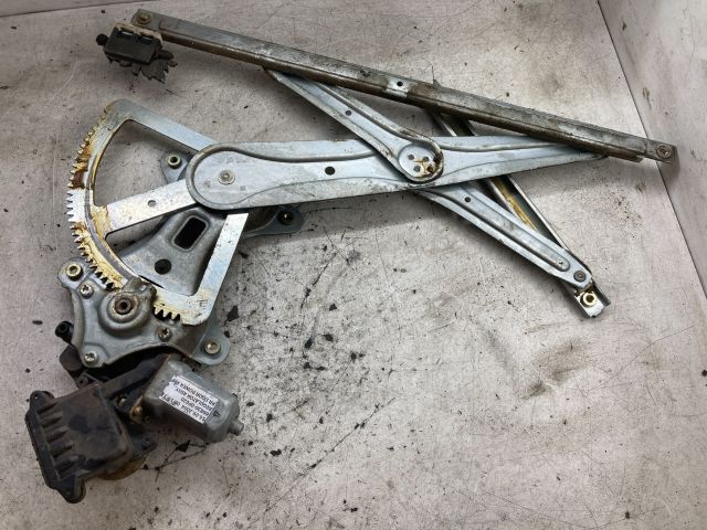 bontott TOYOTA COROLLA VERSO Jobb első Ablakemelő Szerkezet (Elektromos)