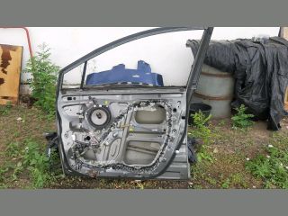 bontott TOYOTA COROLLA VERSO Jobb első Ajtó (Üres lemez)