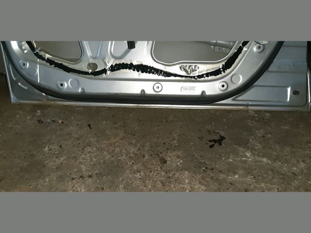 bontott TOYOTA COROLLA VERSO Jobb első Ajtó (Üres lemez)