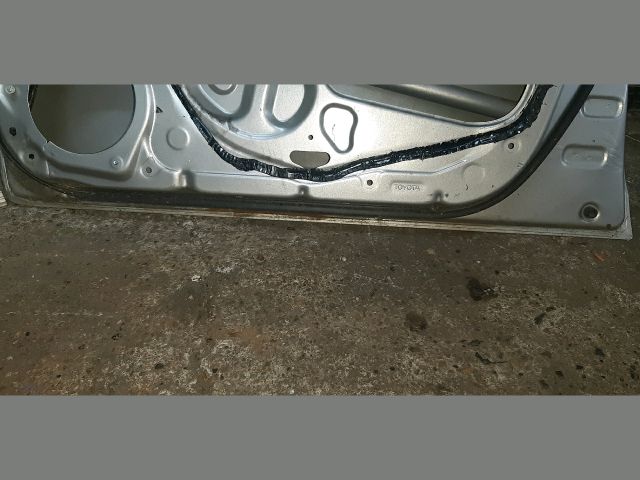 bontott TOYOTA COROLLA VERSO Jobb első Ajtó (Üres lemez)