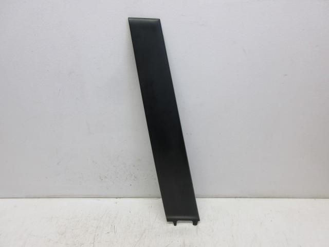 bontott TOYOTA COROLLA VERSO Jobb első Ajtókeret Burkolat