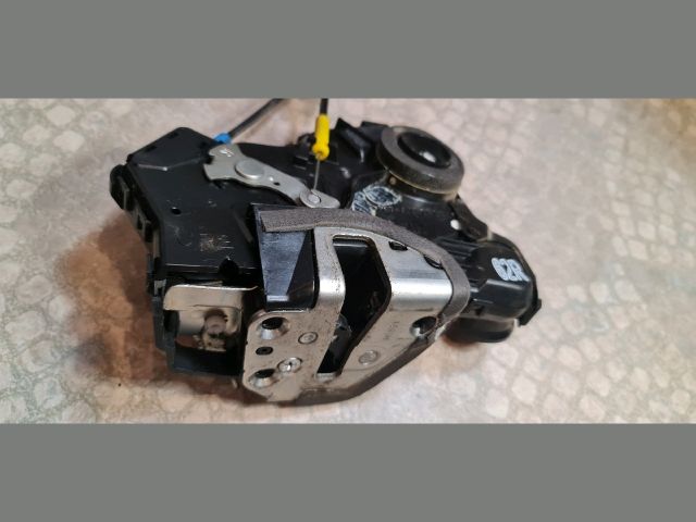 bontott TOYOTA COROLLA VERSO Jobb első Ajtózár