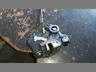 bontott TOYOTA COROLLA VERSO Jobb első Ajtózár