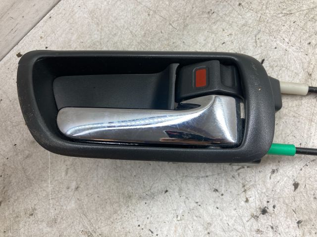 bontott TOYOTA COROLLA VERSO Jobb első Ajtózár