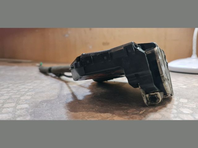 bontott TOYOTA COROLLA VERSO Jobb első Ajtózár