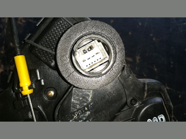 bontott TOYOTA COROLLA VERSO Jobb első Ajtózár