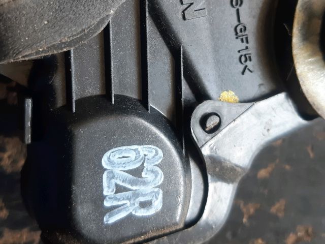 bontott TOYOTA COROLLA VERSO Jobb első Ajtózár