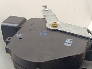 bontott TOYOTA COROLLA VERSO Jobb első Ajtózár