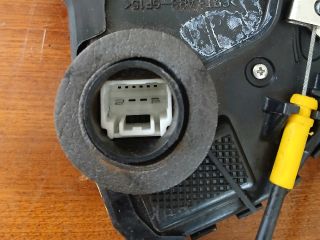 bontott TOYOTA COROLLA VERSO Jobb első Ajtózár