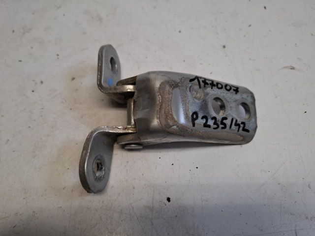 bontott TOYOTA COROLLA VERSO Jobb első Felső Zsanér