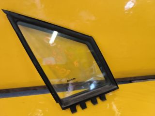 bontott TOYOTA COROLLA VERSO Jobb első Fixüveg (Ajtóban)