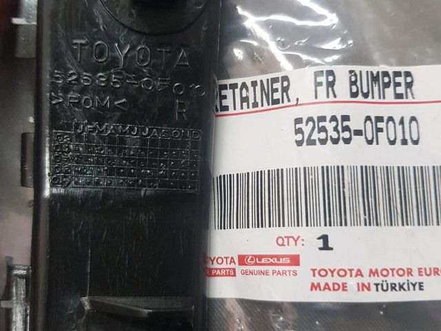 bontott TOYOTA COROLLA VERSO Jobb első Lökhárító Tartó (Műanyag)