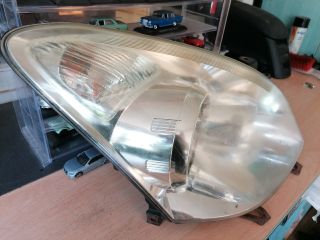 bontott TOYOTA COROLLA VERSO Jobb Fényszóró