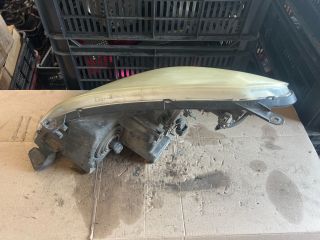 bontott TOYOTA COROLLA VERSO Jobb Fényszóró