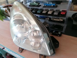 bontott TOYOTA COROLLA VERSO Jobb Fényszóró