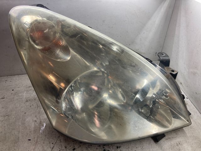 bontott TOYOTA COROLLA VERSO Jobb Fényszóró