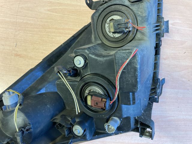 bontott TOYOTA COROLLA VERSO Jobb Fényszóró