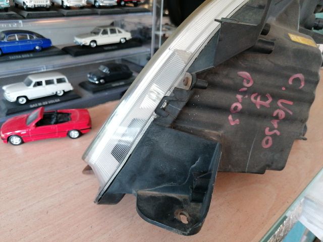 bontott TOYOTA COROLLA VERSO Jobb Fényszóró