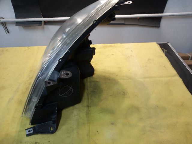 bontott TOYOTA COROLLA VERSO Jobb Fényszóró