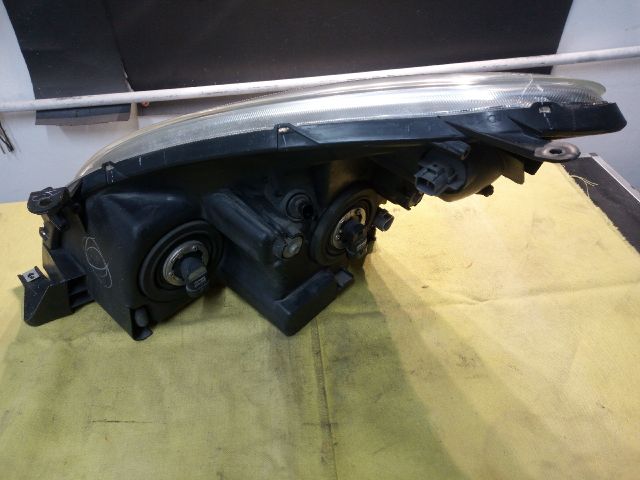 bontott TOYOTA COROLLA VERSO Jobb Fényszóró