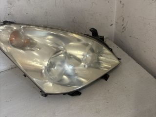 bontott TOYOTA COROLLA VERSO Jobb Fényszóró