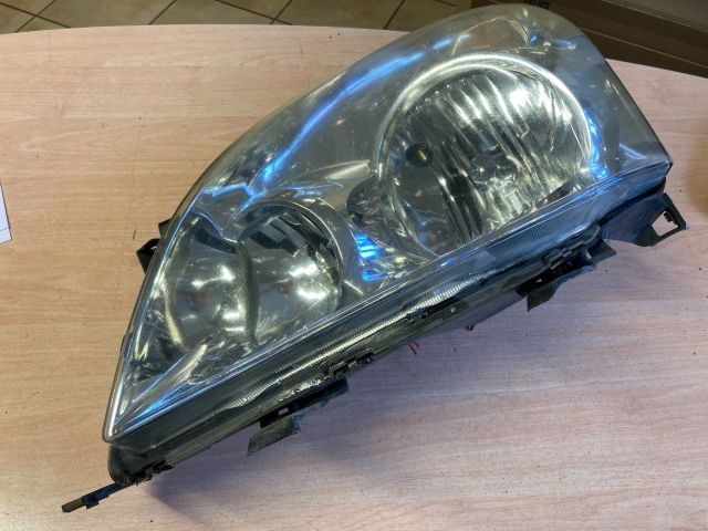 bontott TOYOTA COROLLA VERSO Jobb Fényszóró