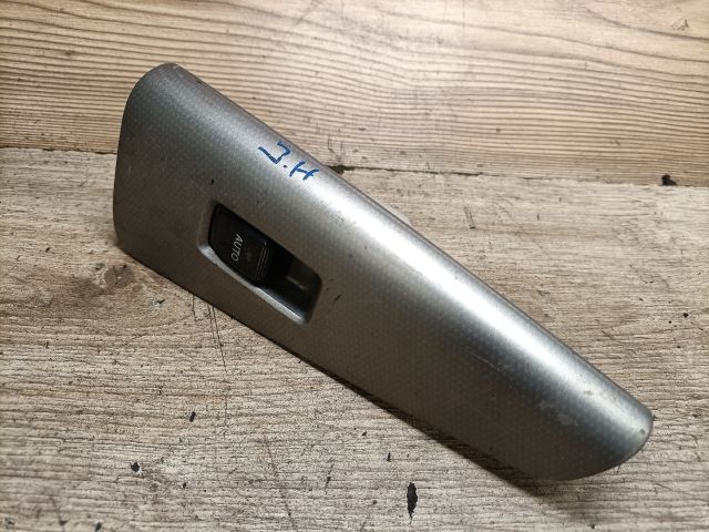 bontott TOYOTA COROLLA VERSO Jobb hátsó Ablakemelő Kapcsoló